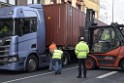 LKW gegen Bruecke wegen Rettungsgasse Koeln Muelheim P35